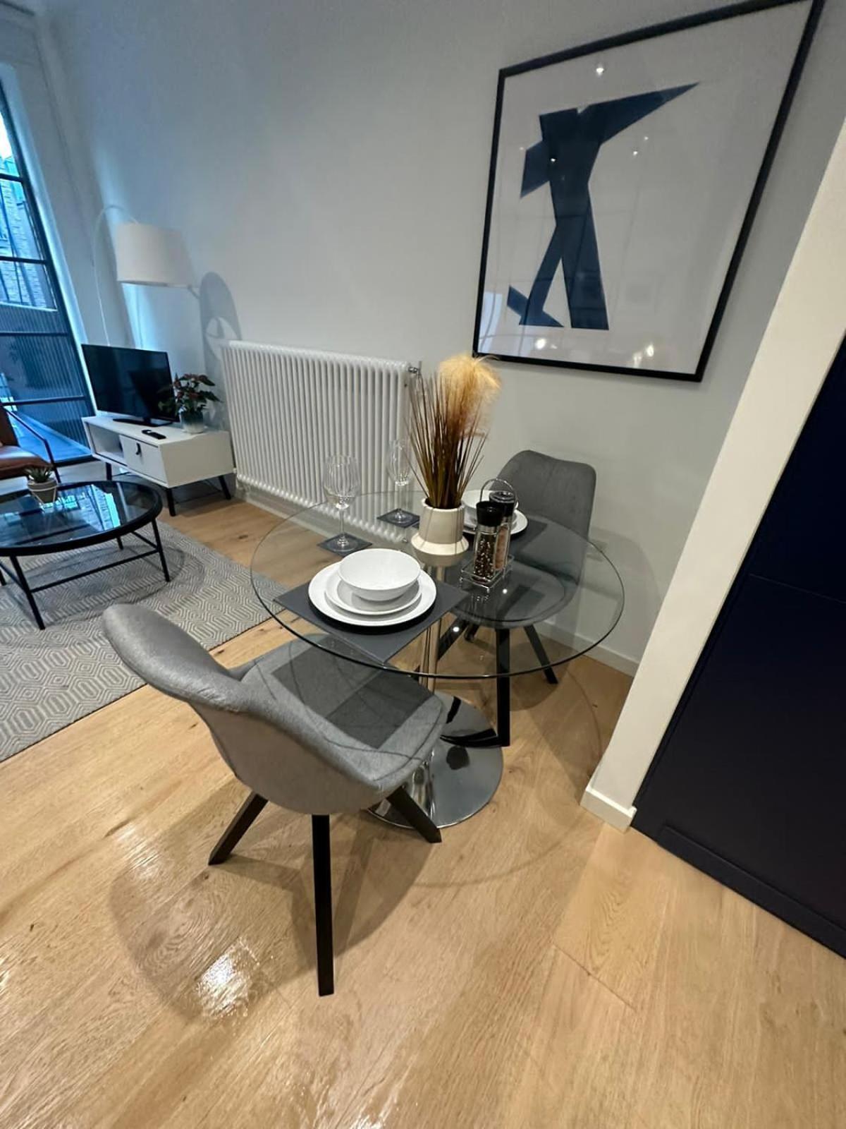 Luxury Apartment-Business-Relocation-Canary Wharf ลอนดอน ภายนอก รูปภาพ