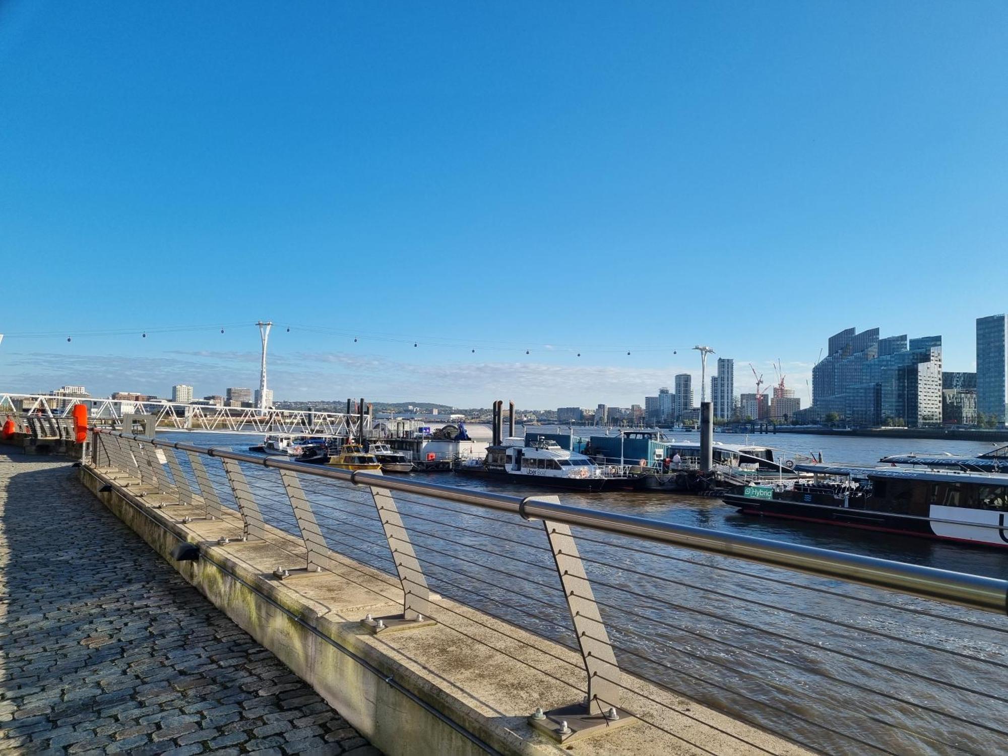 Luxury Apartment-Business-Relocation-Canary Wharf ลอนดอน ภายนอก รูปภาพ