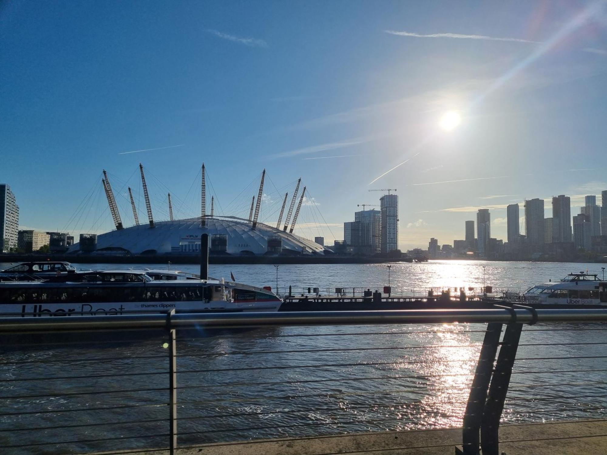 Luxury Apartment-Business-Relocation-Canary Wharf ลอนดอน ภายนอก รูปภาพ