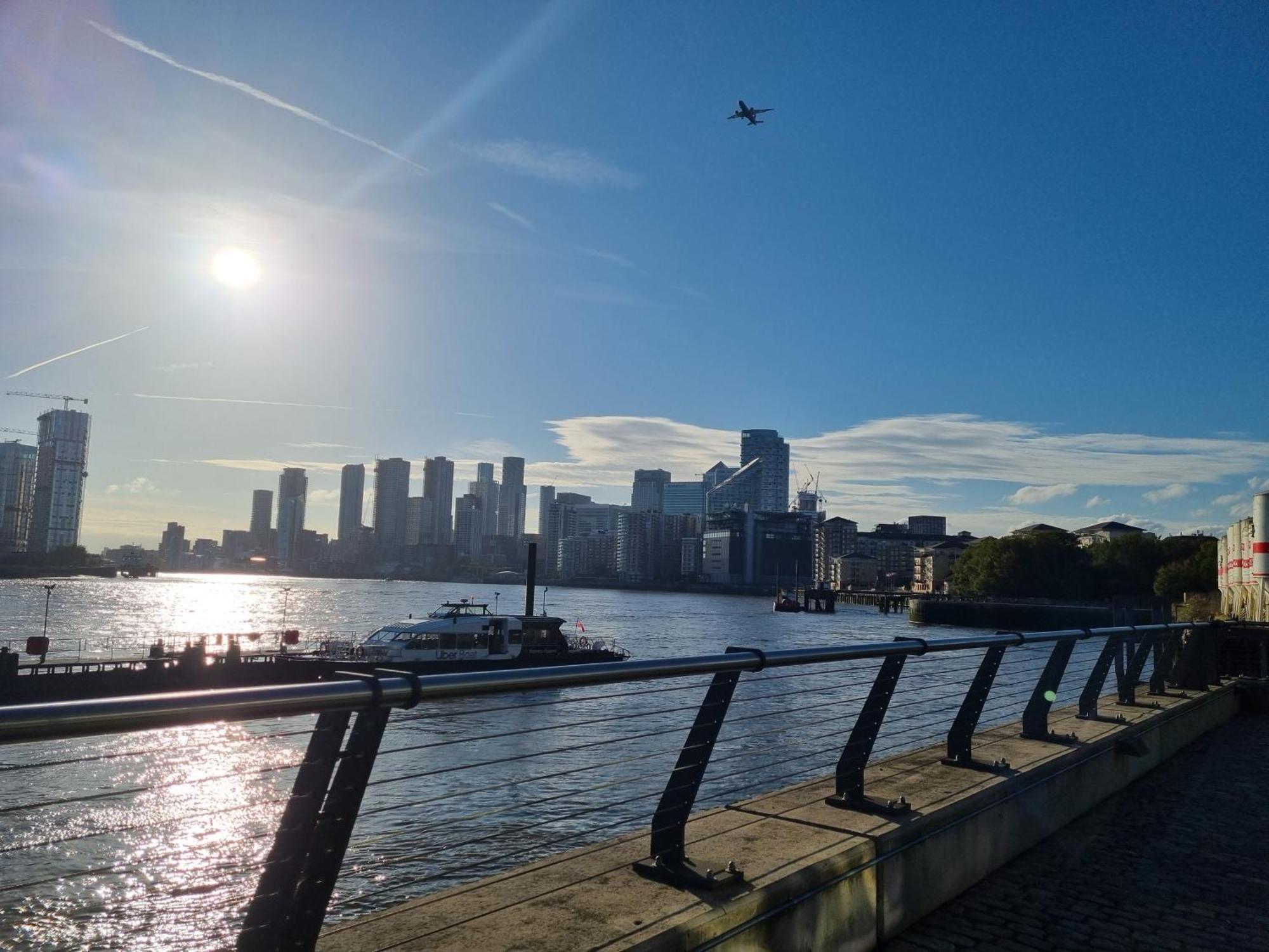Luxury Apartment-Business-Relocation-Canary Wharf ลอนดอน ภายนอก รูปภาพ